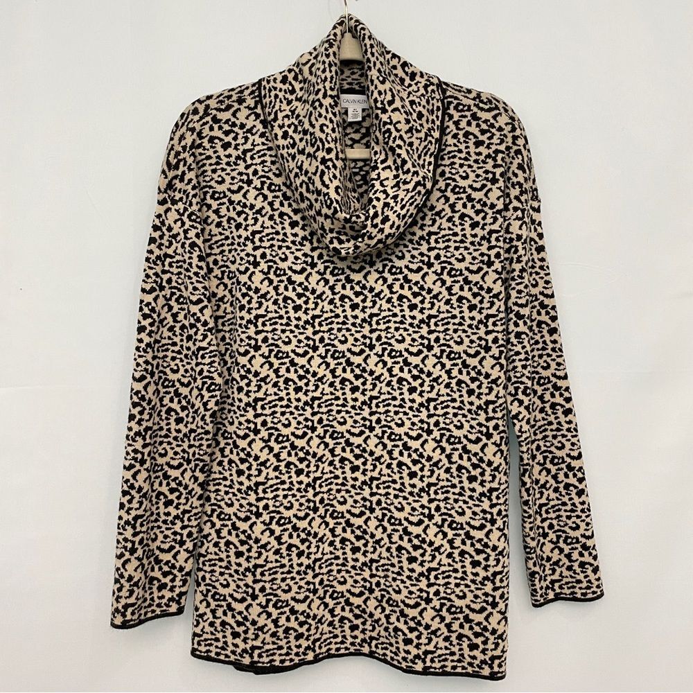 🌻3 for $25 SALE- Calvin Klein Cowl Neck Leopard Print Sweater